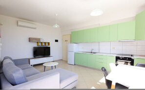 TV, offices - Lura Apartment 02 in Plazhi San Pietro (Plazhi San Pietro)
