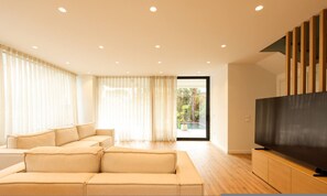 TV, offices - SanPietro Premium Villa 015 (Durrës)