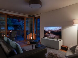 TV - Panoramapark Soleil Camelia Apt. Silverpeak by Interhome (Lauterbrunnen)