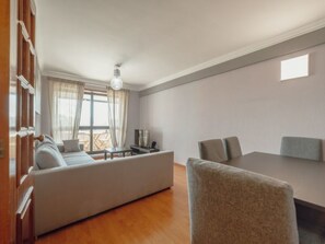Living Room - MATOSINHOS SEA SIDE 2BD by VACATIONY by Interhome (Porto)
