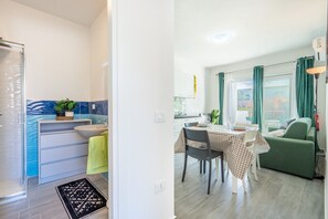 Interior - Modern Rentals in Santa Maria Coghinas - Travel Vibes (Santa Maria Coghinas)