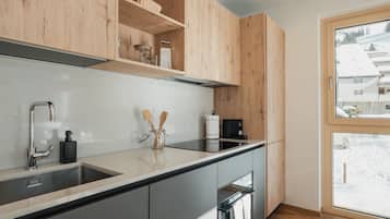Frigorifero, forno, lavastoviglie, pentole/stoviglie/utensili