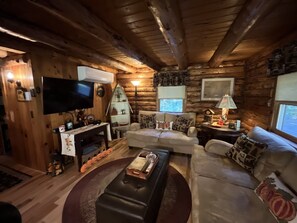 Smart TV, fireplace - The Birches-Hosted By Break Away (Holderness)
