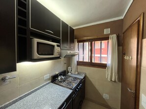 Fridge, microwave, oven, coffee/tea maker