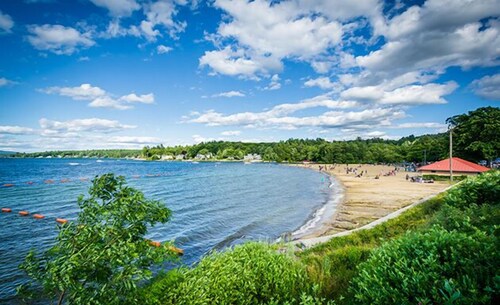Boardwalk Breeze at Weirs Beach-By Break Away Rentals