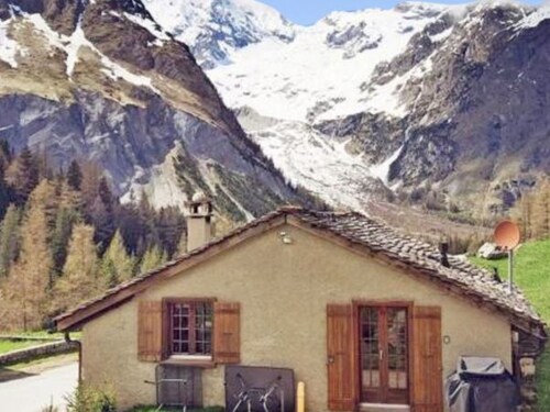 Chalet Le Basset - Family Chalet in the Swiss Alps by Interhome
