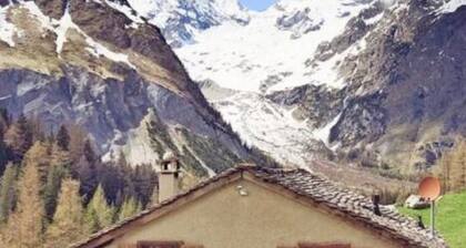 Chalet Le Basset - Family Chalet in the Swiss Alps by Interhome