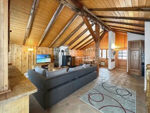 Televisión, chimenea