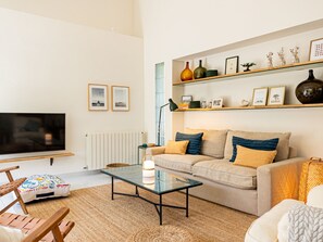 Fernseher, Kamin