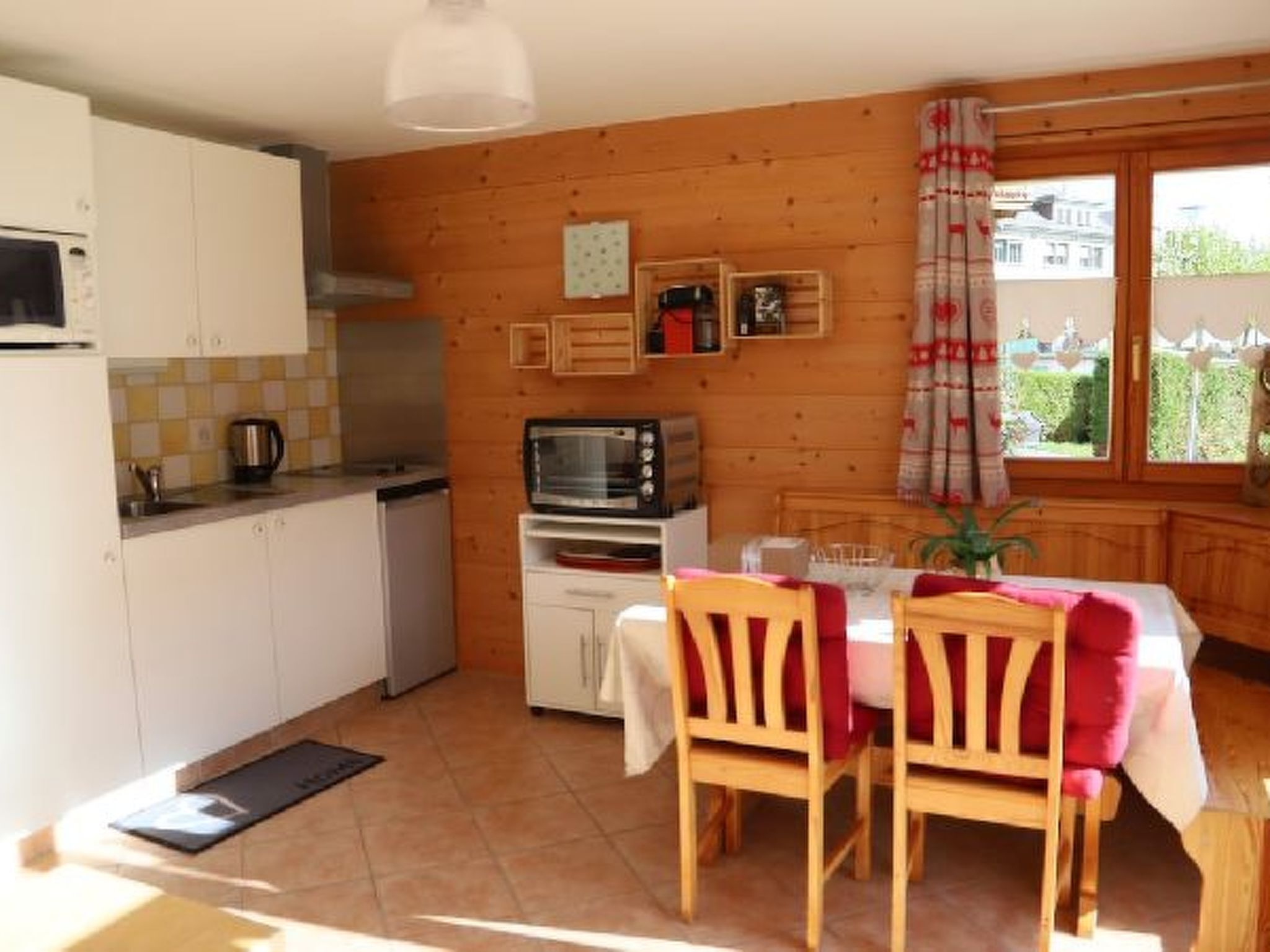 Fridge, microwave, oven, cookware/dishes/utensils