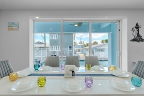 Dining - 🏖️ 🏊 Beach Please: 6BR Luxury Retreat, Heated Saltwater Pool + Beach Access! (Fort Myers Beach)
