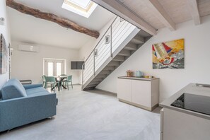 Living area - China House - Historic Apt in Central Menaggio (Menaggio)