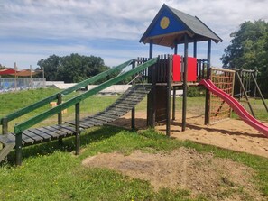 Children's area - Parc de la Brenne - Camper bungalow accessible (Lignac)