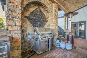 Terrace/patio - 4BR - 4BA - 15ft Outdoor Bar - Kayaks & SUPs Included (Gilbert)