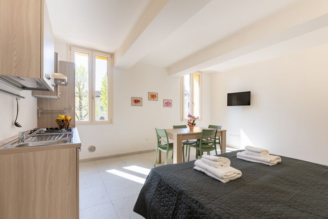 2 Schlafzimmer, Bügeleisen/Bügelbrett