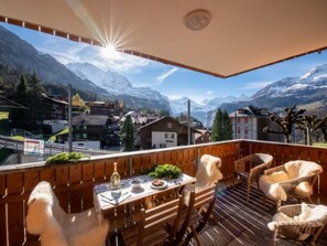 Outdoor dining - Chalet Stella Alpina by Interhome (Lauterbrunnen)