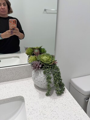 Apartment | Bilik Mandi