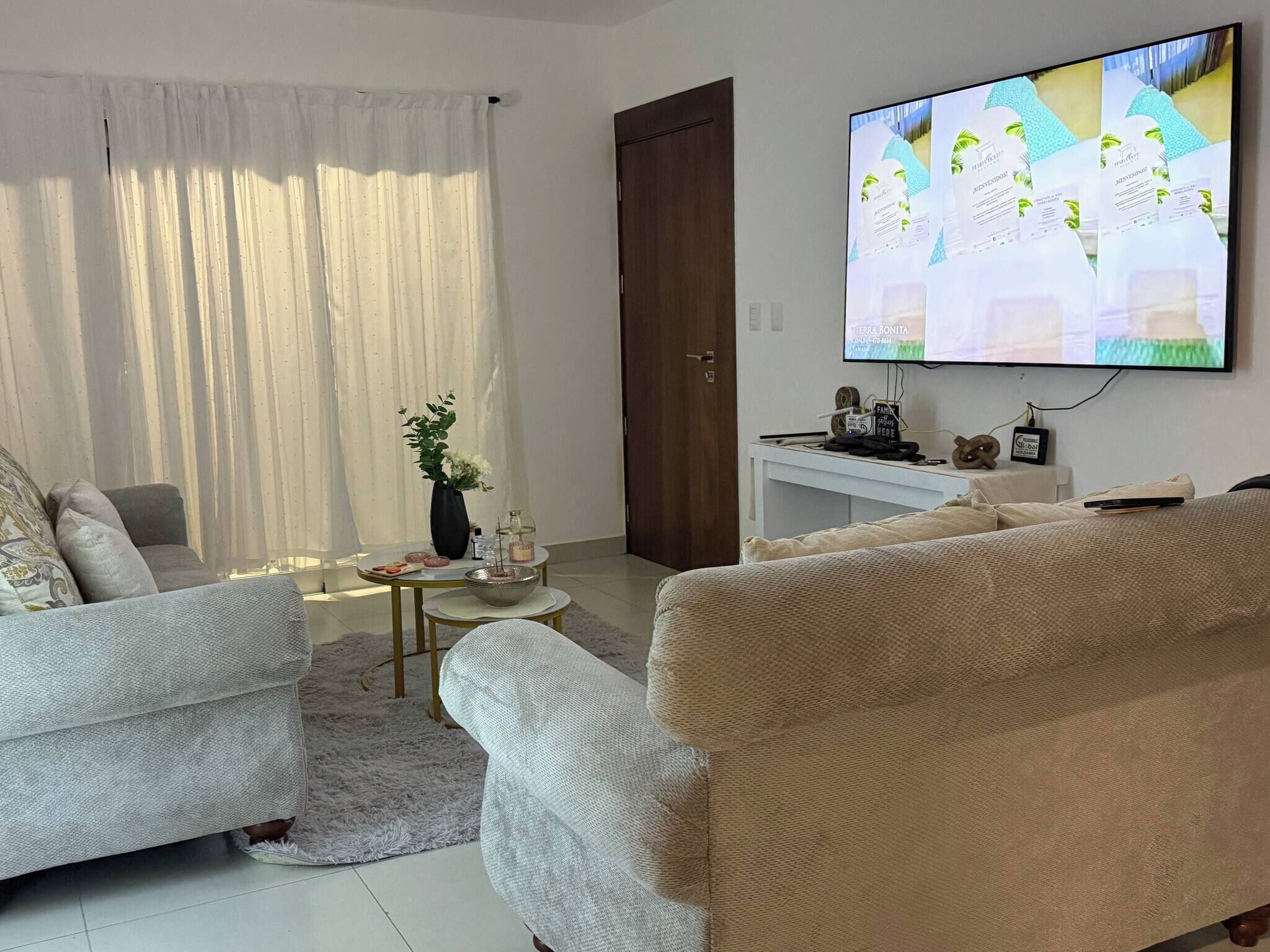 Apartment, 2 Bedrooms, Accessible, Balcony | Living room