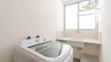 Apartamento, 2 quartos, acessível, sacada | Parte interna