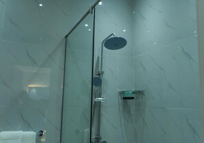 Bathroom - Studio Room six Gold (Accra)