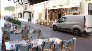 Unclassified image, 2 of 19, button - Carré d'Or 1 bedroom 2 mins Croisette 243 by Interhome (Cannes)