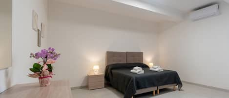 2 chambres, fer et planche Ă repasser