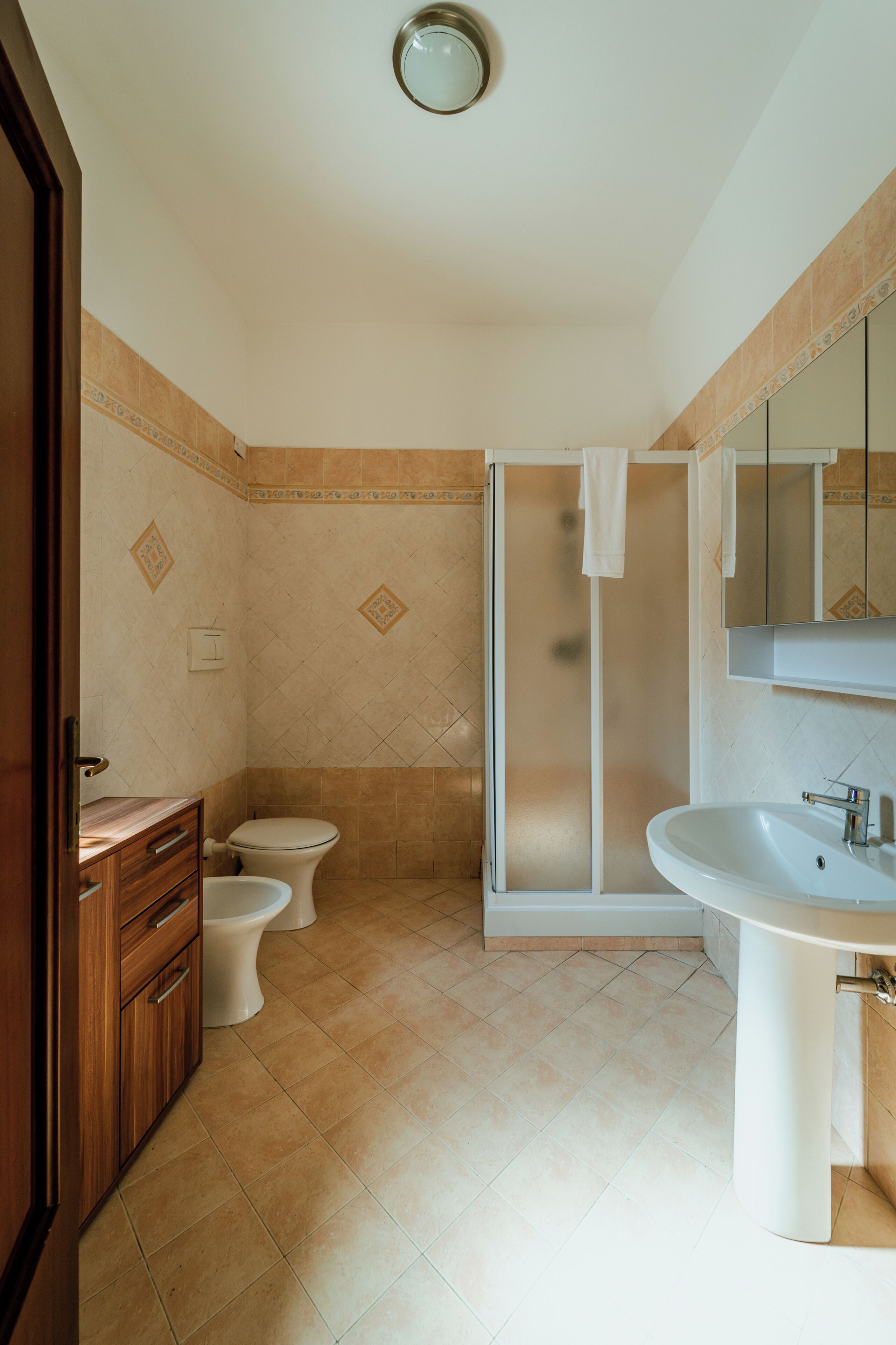 Dusche, Haartrockner, Bidet, Handtücher