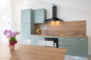 Fridge - A comfortable and charming 60 sq m apartment, perfect for four people, located on the second floor of a recently renovated building without an elevator.The property is located in an extremely strategic area of ​​Colorno, just 400 meters from the Roya (Colorno)