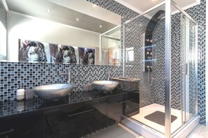 Shower, hair dryer, towels, toilet paper - Apartment Ivy 1- 2 bedroom apartment with sea view (Okrug Gornji)