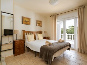 Room - Villa Sol y Mar by Interhome (Marbella)