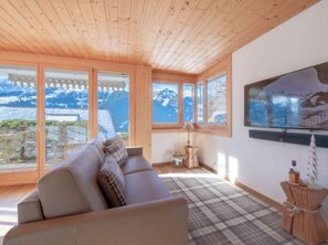 TV - Chalet Sterndolde Apt. 1 by Interhome (Lauterbrunnen)