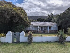 Exterior - Historic Seaside Cottage Steps from the Beach – Simple, Peaceful & Full of Charm (Nature's Valley)