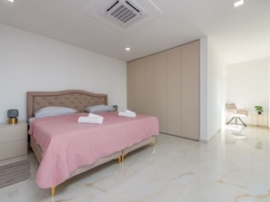 Room - Seaview Villa A`More with heated pool by Interhome (Rovanjska)