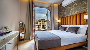 Basic-Doppelzimmer, Balkon, Stadtblick | Zimmersafe, kostenloses WLAN
