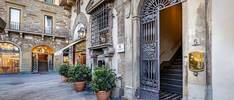 Fachada de la propiedad