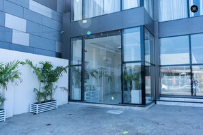 Exterior detail - Cozy Studio apartment (Accra)