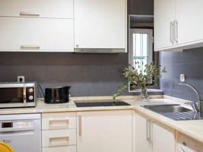 Kitchen / Dining Room - Alfama District Apartments - Sé by Interhome (Lisbon)
