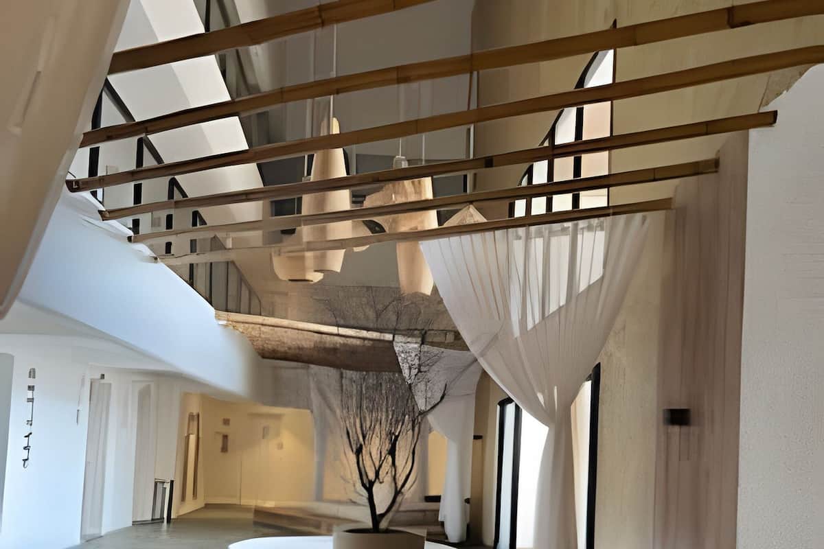 Appartement supĂ©rieur | Rideaux dâobscurcissement, fer et planche Ă repasser