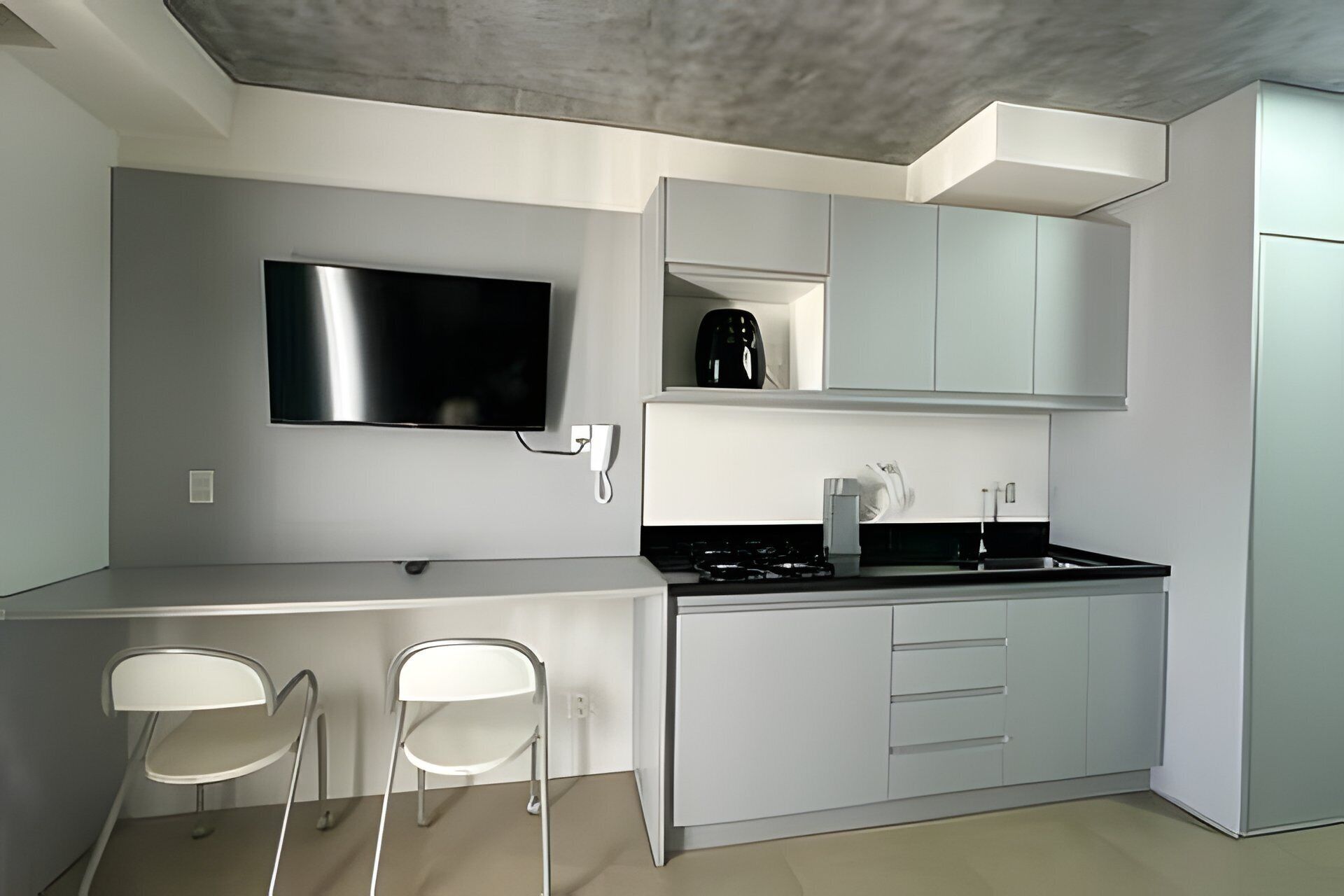 Panoramic Apartment | Private kitchen | Fridge, stovetop, cookware/dishes/utensils
