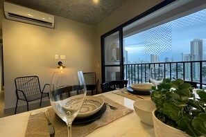 Premier Apartment | Dining