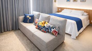 Cortinas blackout, tabla de planchar con plancha y wifi gratis