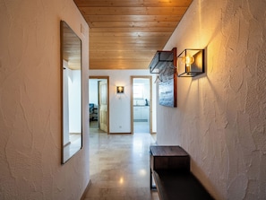 Interior - Apartment  by Interhome (Flims)