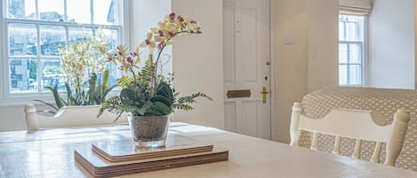 Deluxe-Ferienhaus, 2 Schlafzimmer, Nichtraucher, Stadtblick | Speisen