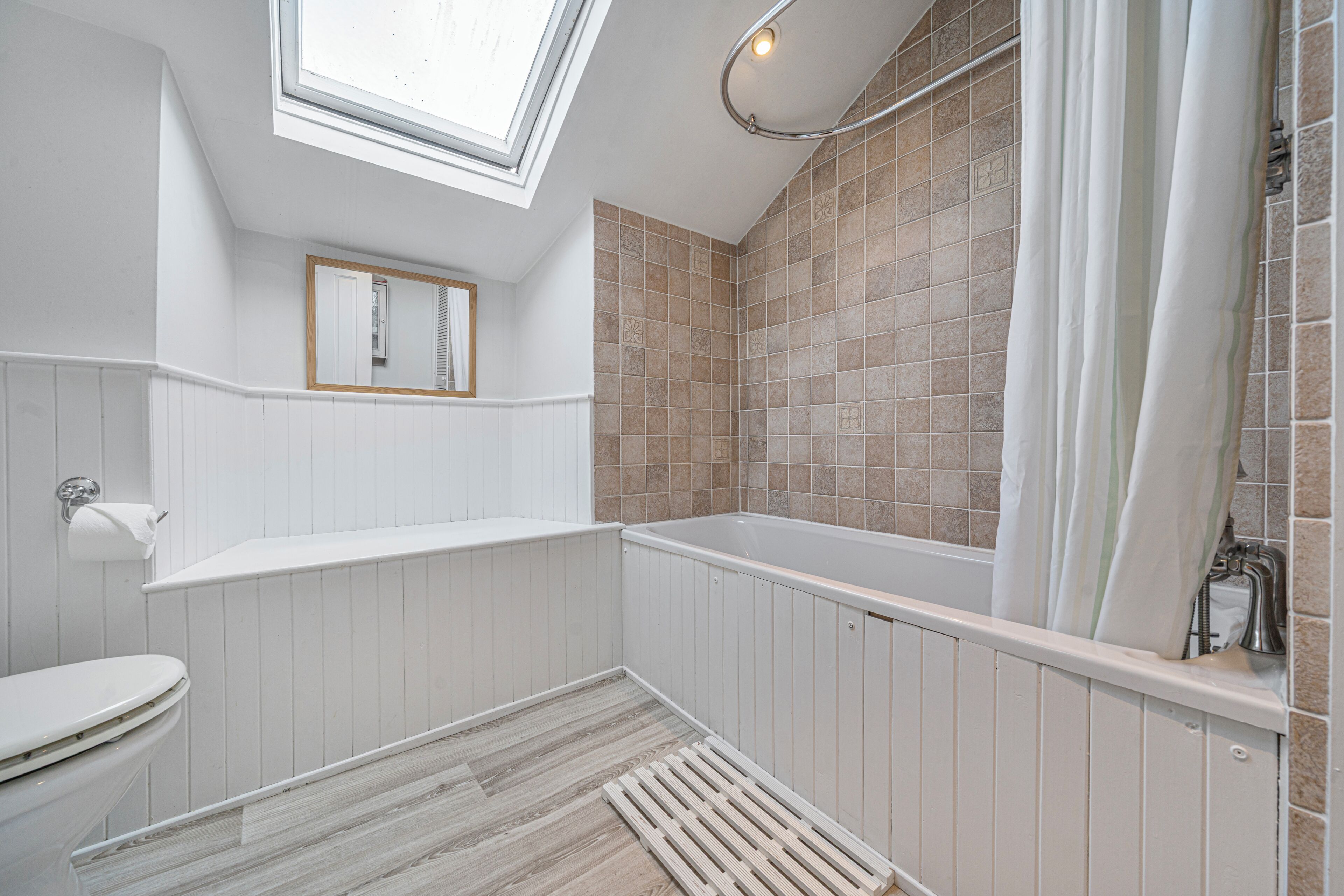 Deluxe Cottage, 2 Bedrooms, Non Smoking, City View | Bathroom