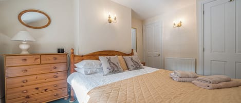 Deluxe Cottage, 2 Bedrooms, Non Smoking, City View | Free WiFi