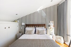 Room - GuestReady - Chic London Flat with Balcony Retreat (London)
