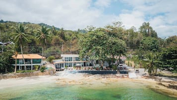 Room, 1 Bedroom | Beach
