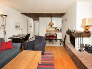 Living area - Apartment  by Interhome (Laax)