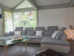 DVD player - Casa Davinci, (Laax Cons). 5.5 Zimmerwohnung by Interhome (Laax)