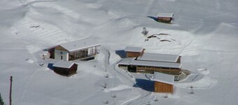Ferien auf dem Bauernhof, (Laax Murschetg). 3.5 Zimmerwohnung by Interhome